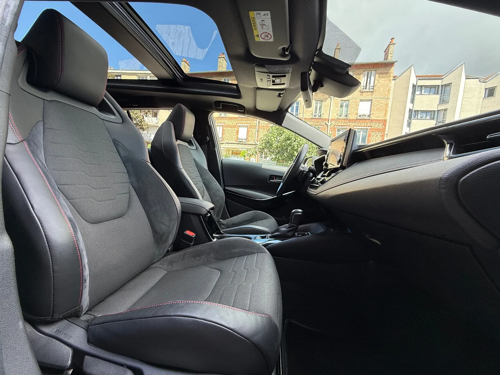 Photo de TOYOTA COROLLA TOURING SPORTS HYBRIDE MY22