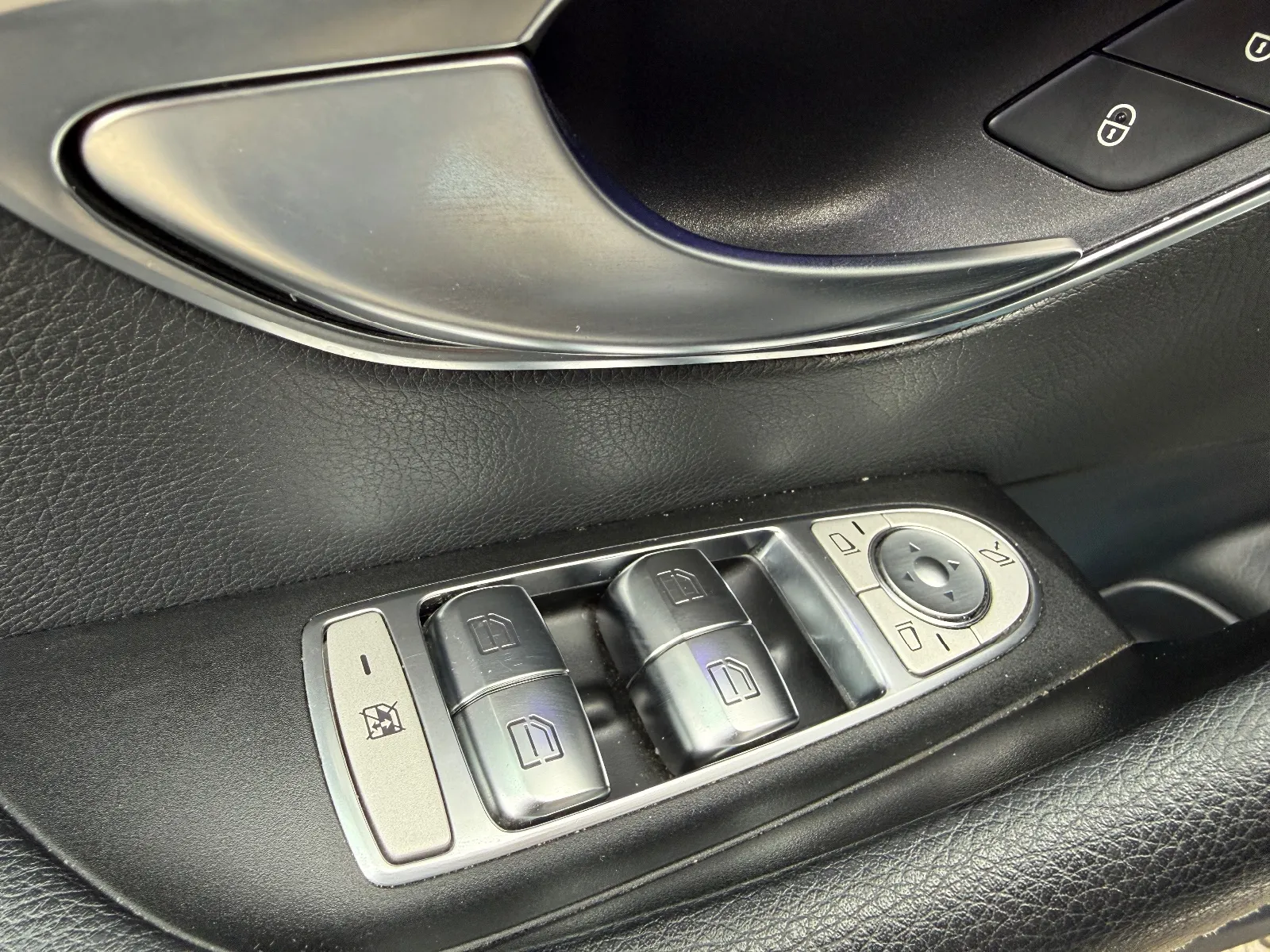 Photo de MERCEDES CLASSE E