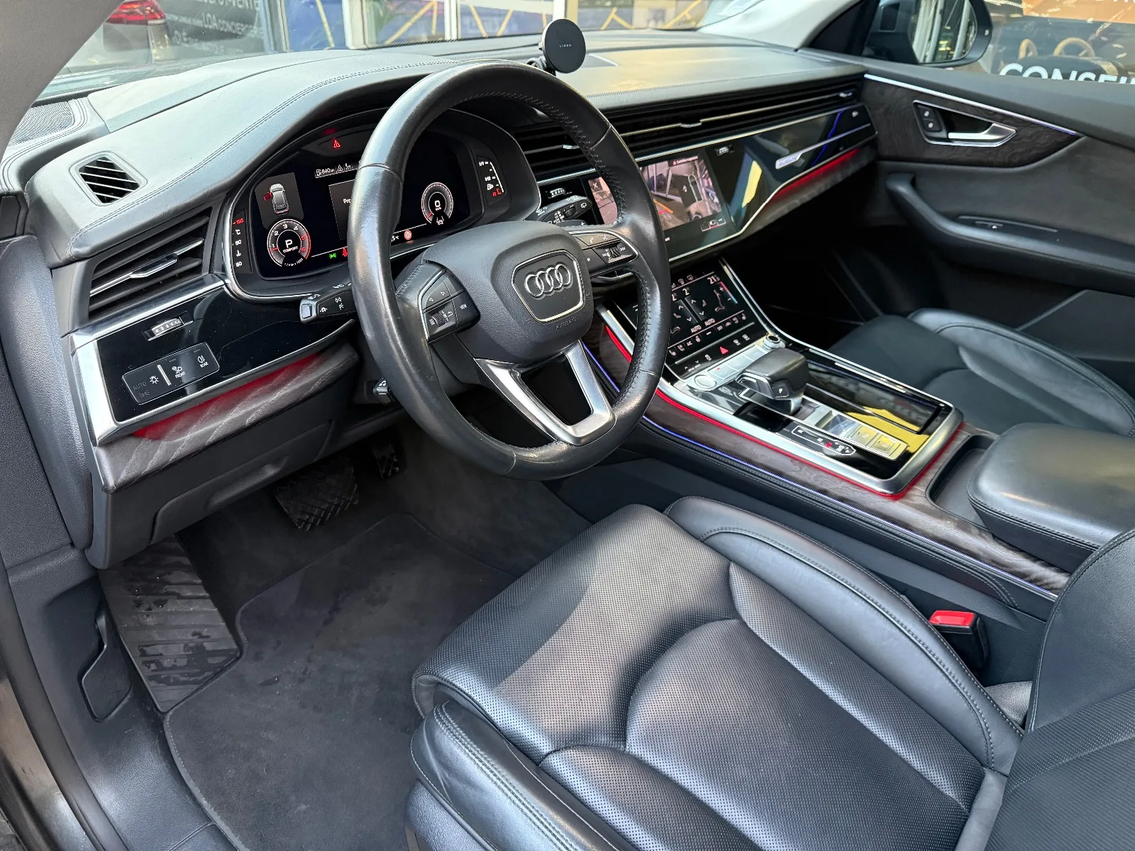 Photo de AUDI Q8