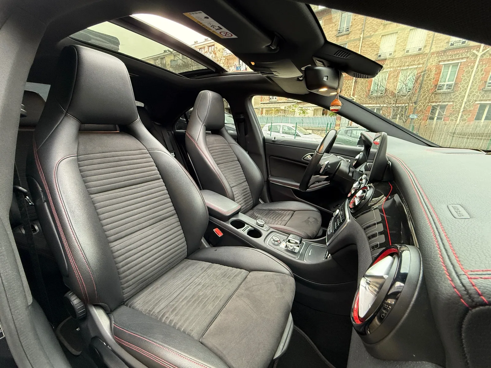 Photo de MERCEDES CLASSE CLA