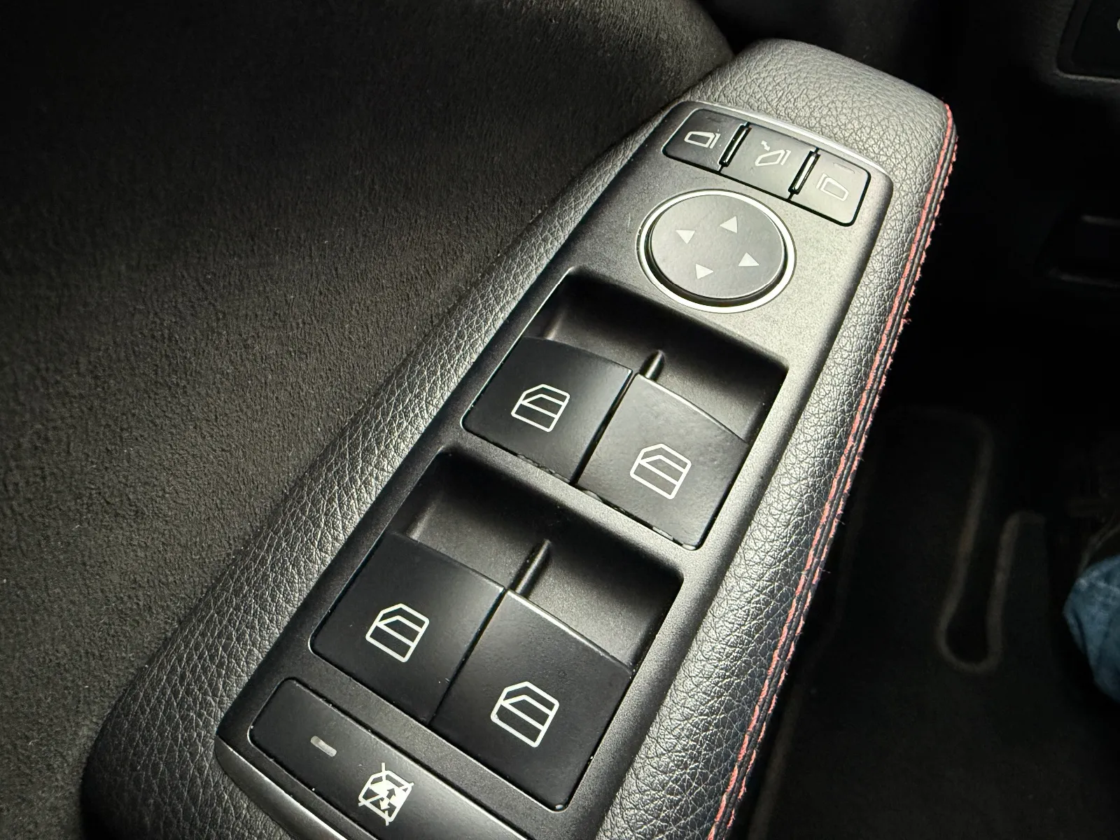 Photo de MERCEDES CLASSE CLA