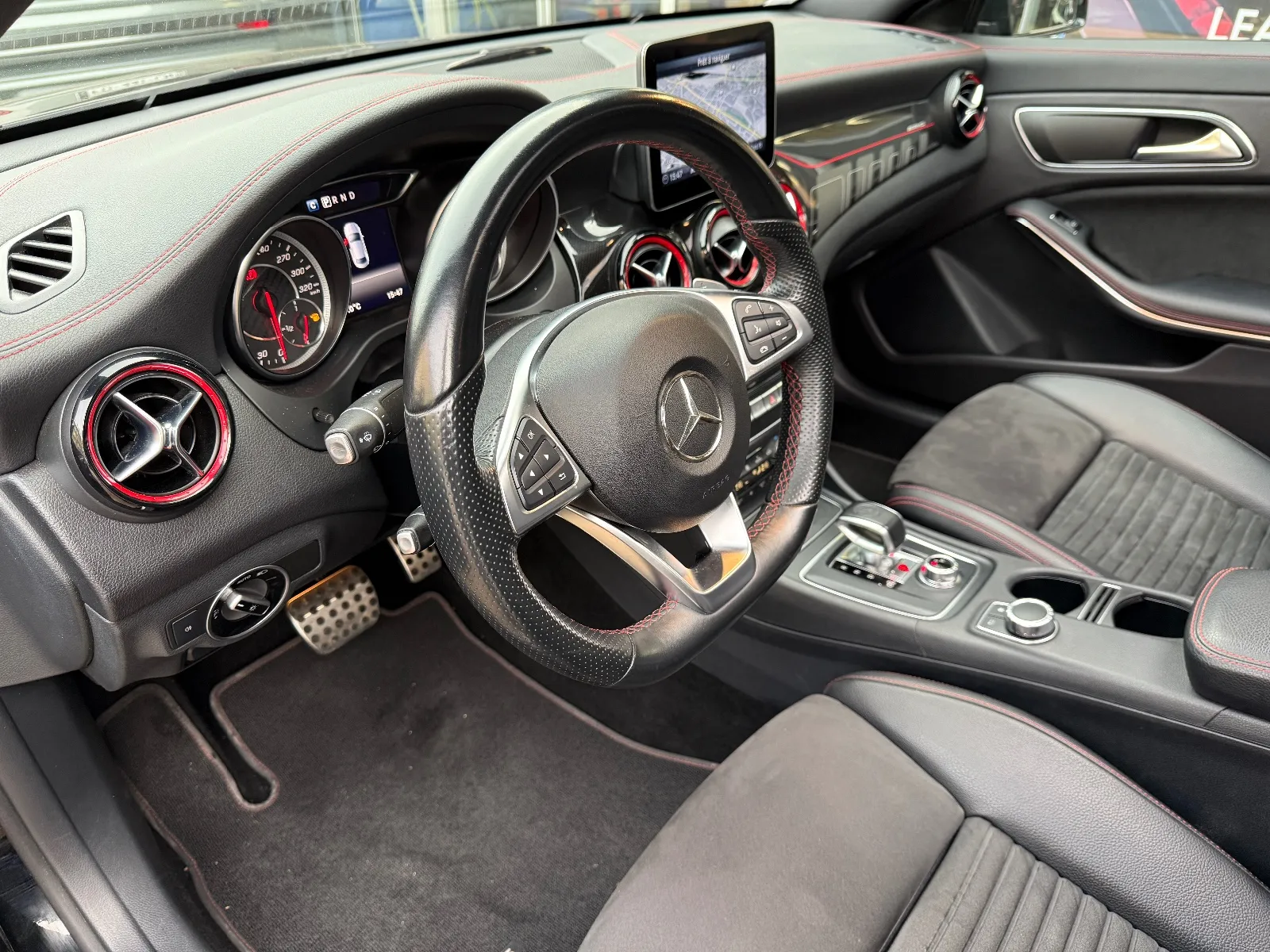 Photo de MERCEDES CLASSE CLA