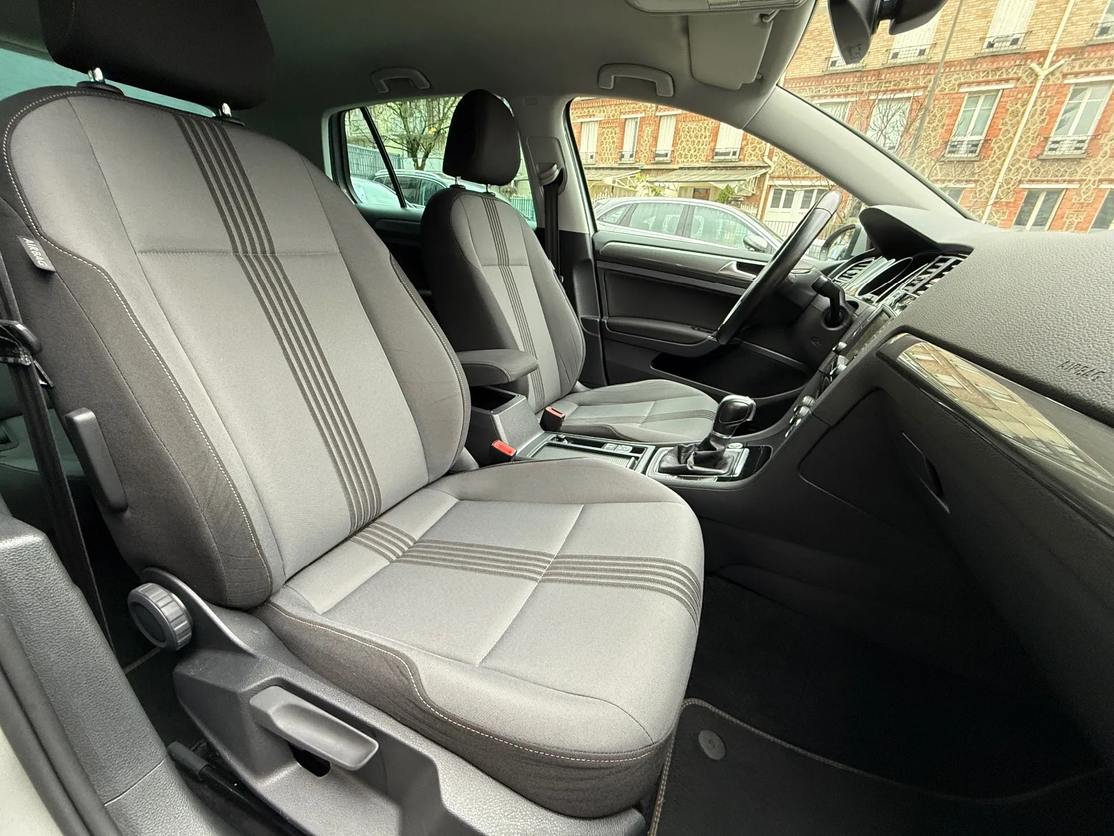 Photo de VOLKSWAGEN GOLF