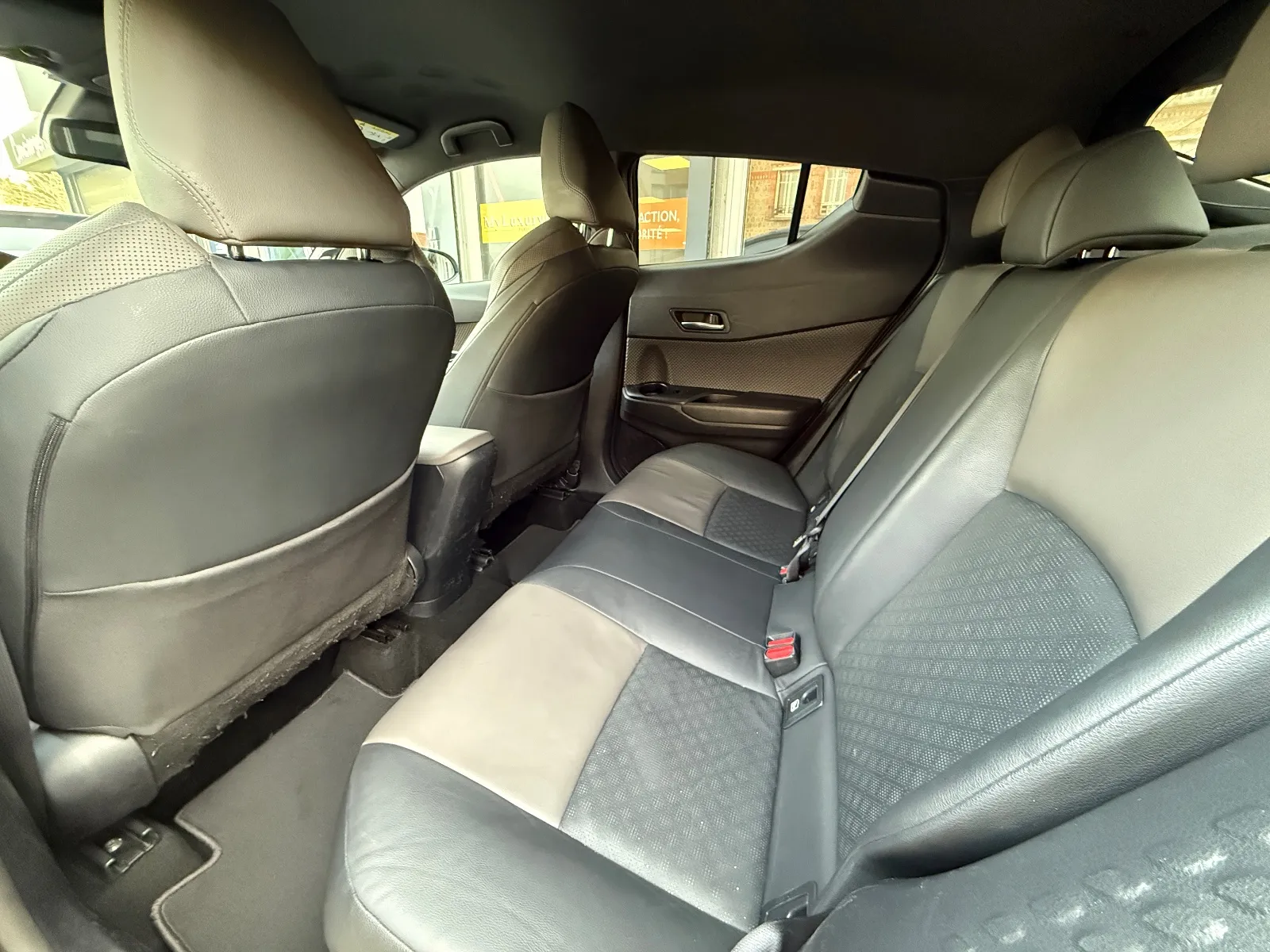 Photo de TOYOTA C-HR HYBRIDE MY22