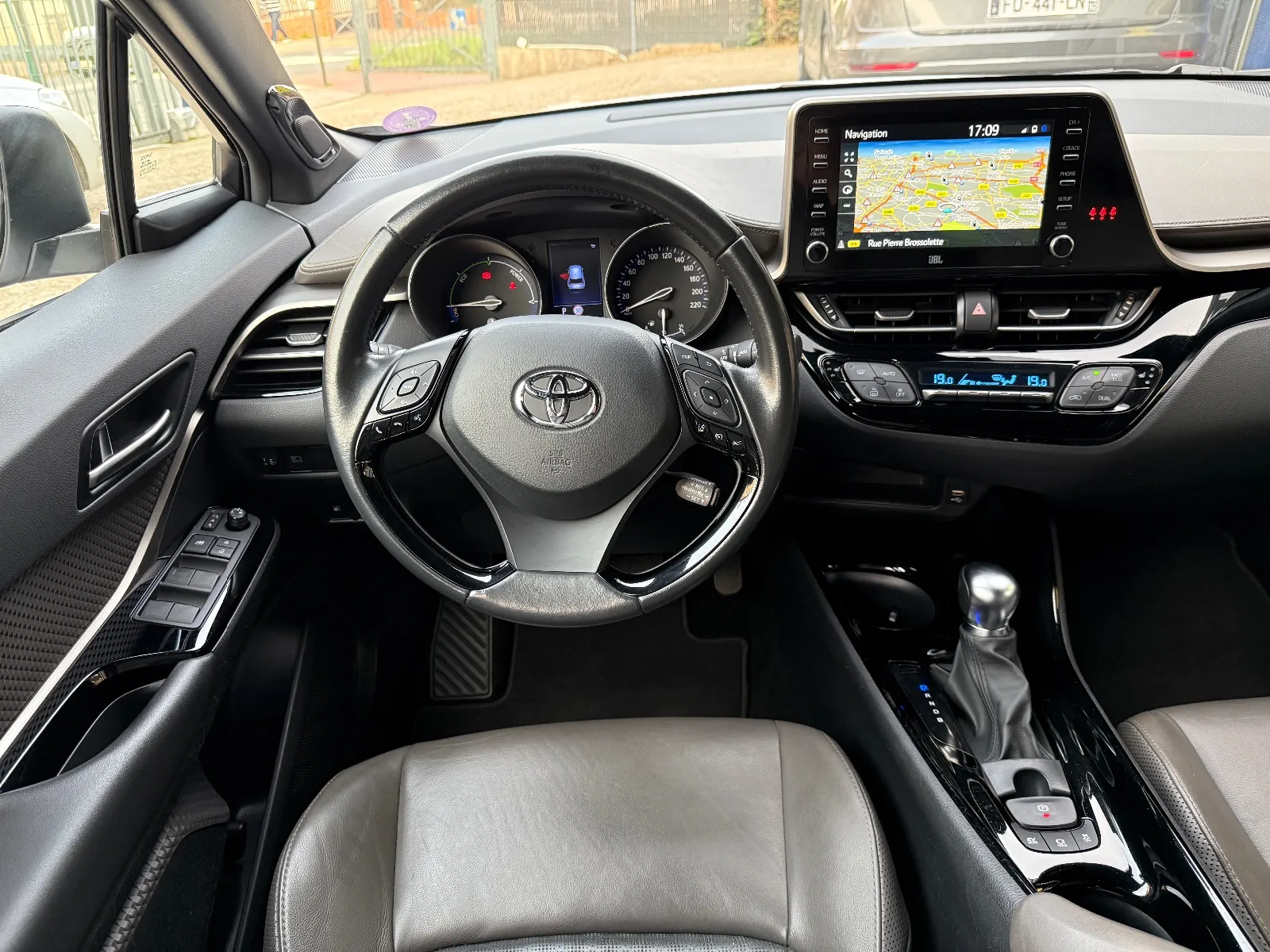 Photo de TOYOTA C-HR HYBRIDE MY22