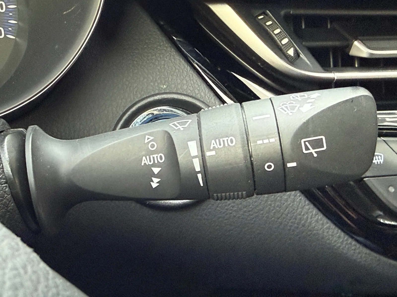 Photo de TOYOTA C-HR HYBRIDE MY22