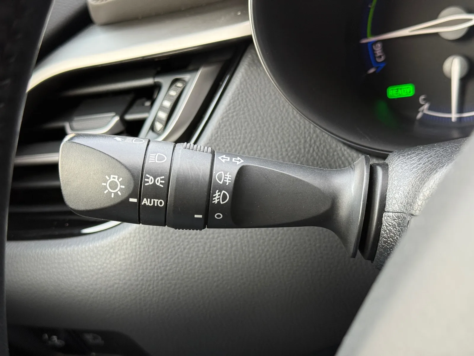 Photo de TOYOTA C-HR HYBRIDE MY22