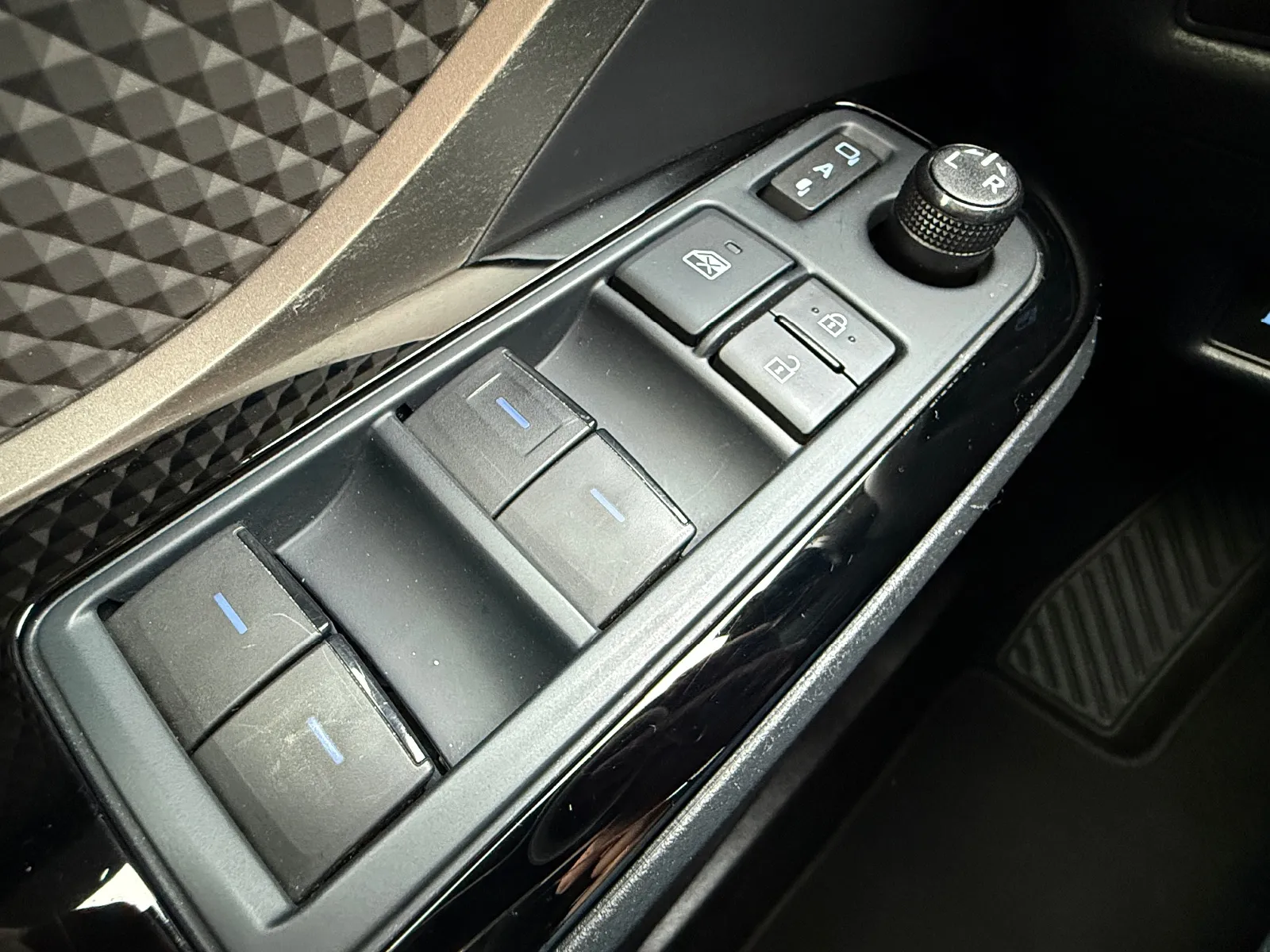 Photo de TOYOTA C-HR HYBRIDE MY22