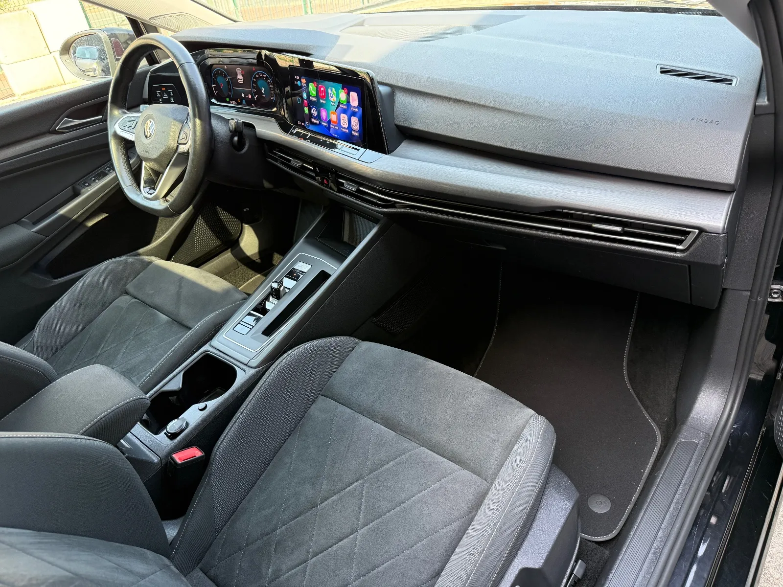 Photo de VOLKSWAGEN GOLF
