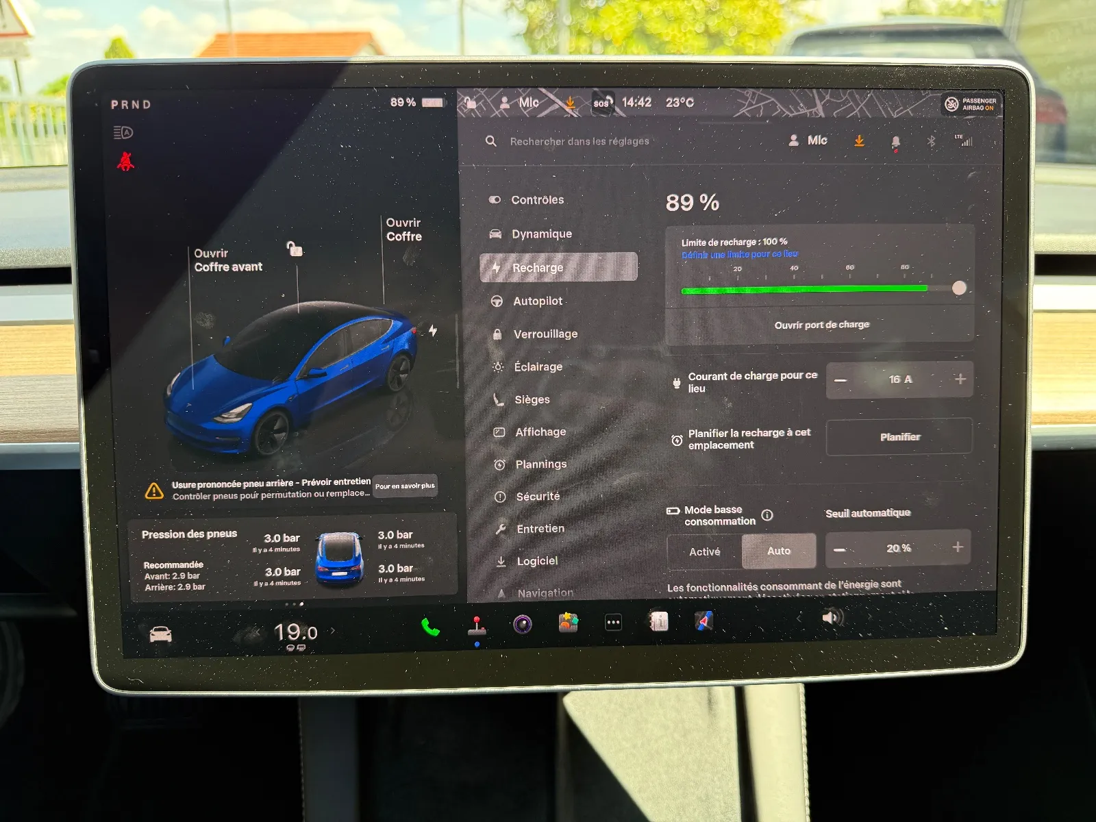 Photo de TESLA MODEL 3