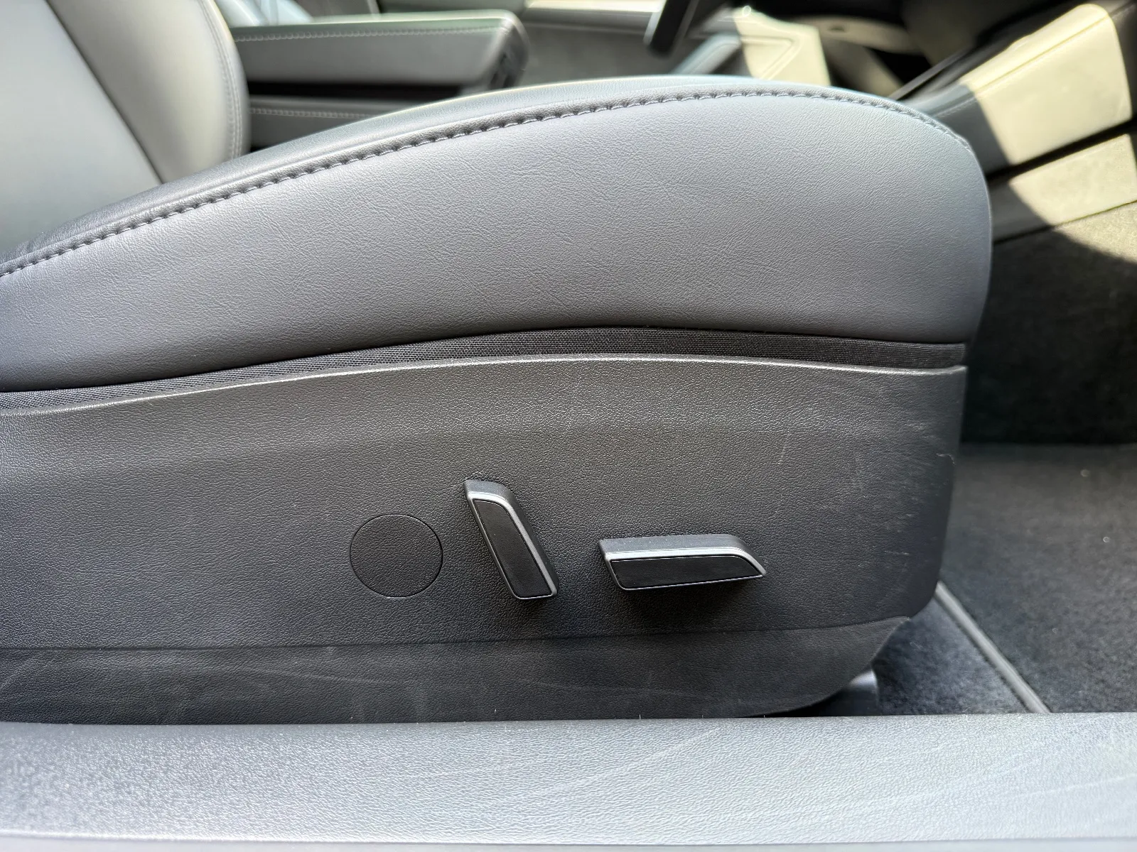 Photo de TESLA MODEL 3
