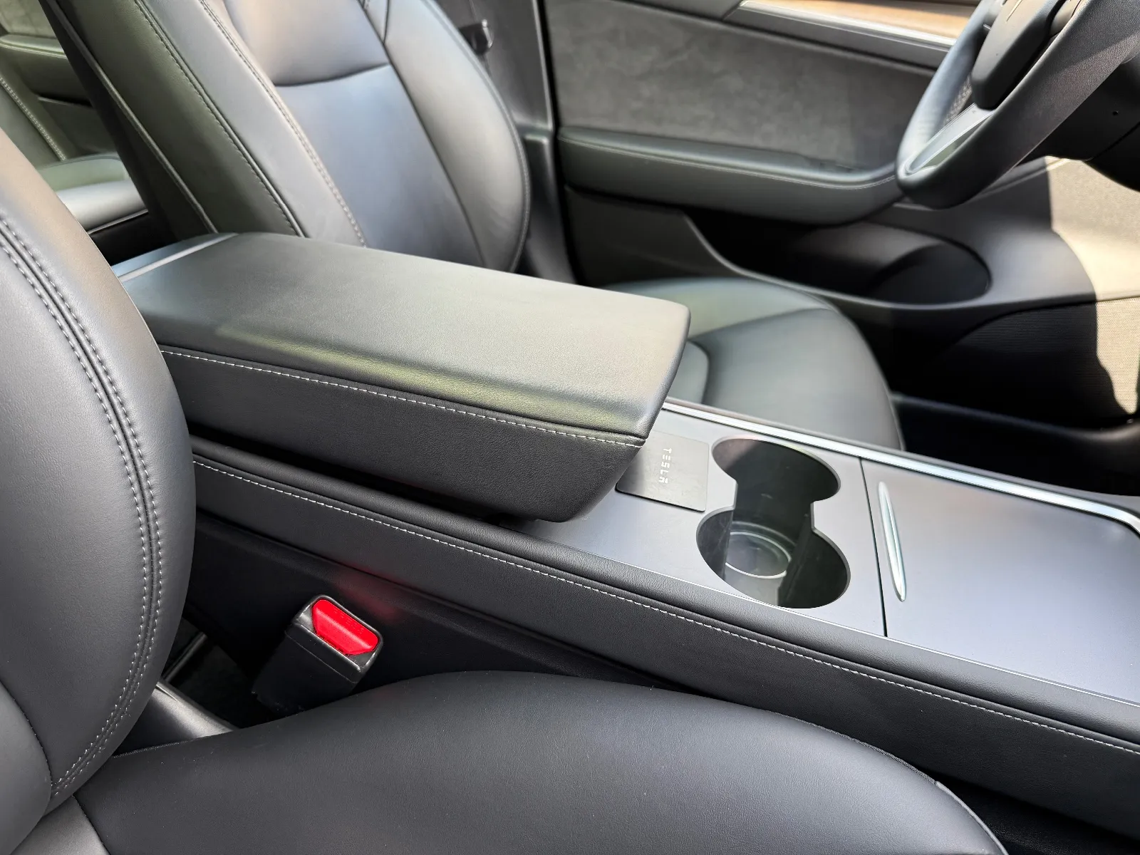 Photo de TESLA MODEL 3
