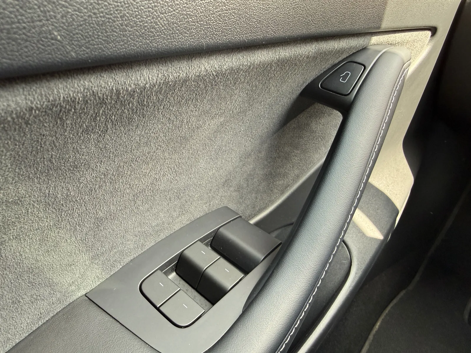 Photo de TESLA MODEL 3