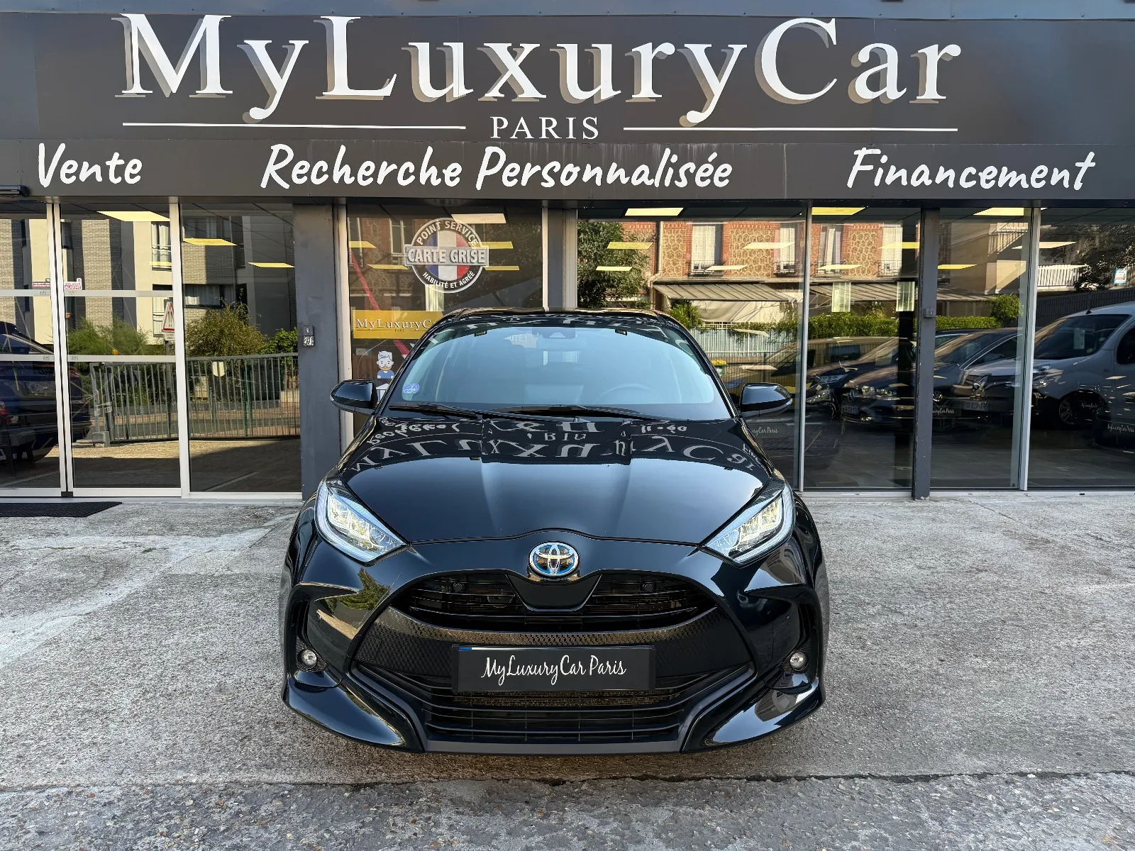 Photo de TOYOTA YARIS PRO HYBRIDE MY22