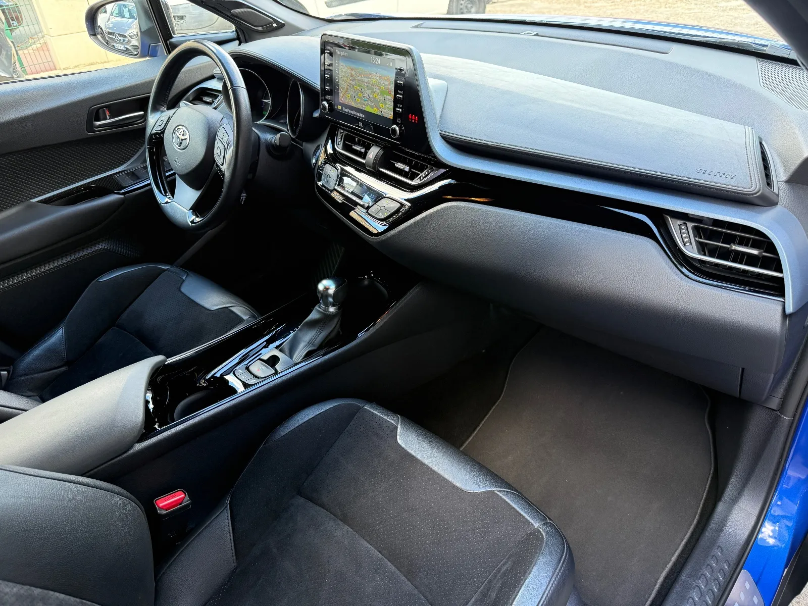 Photo de TOYOTA C-HR HYBRIDE MY22
