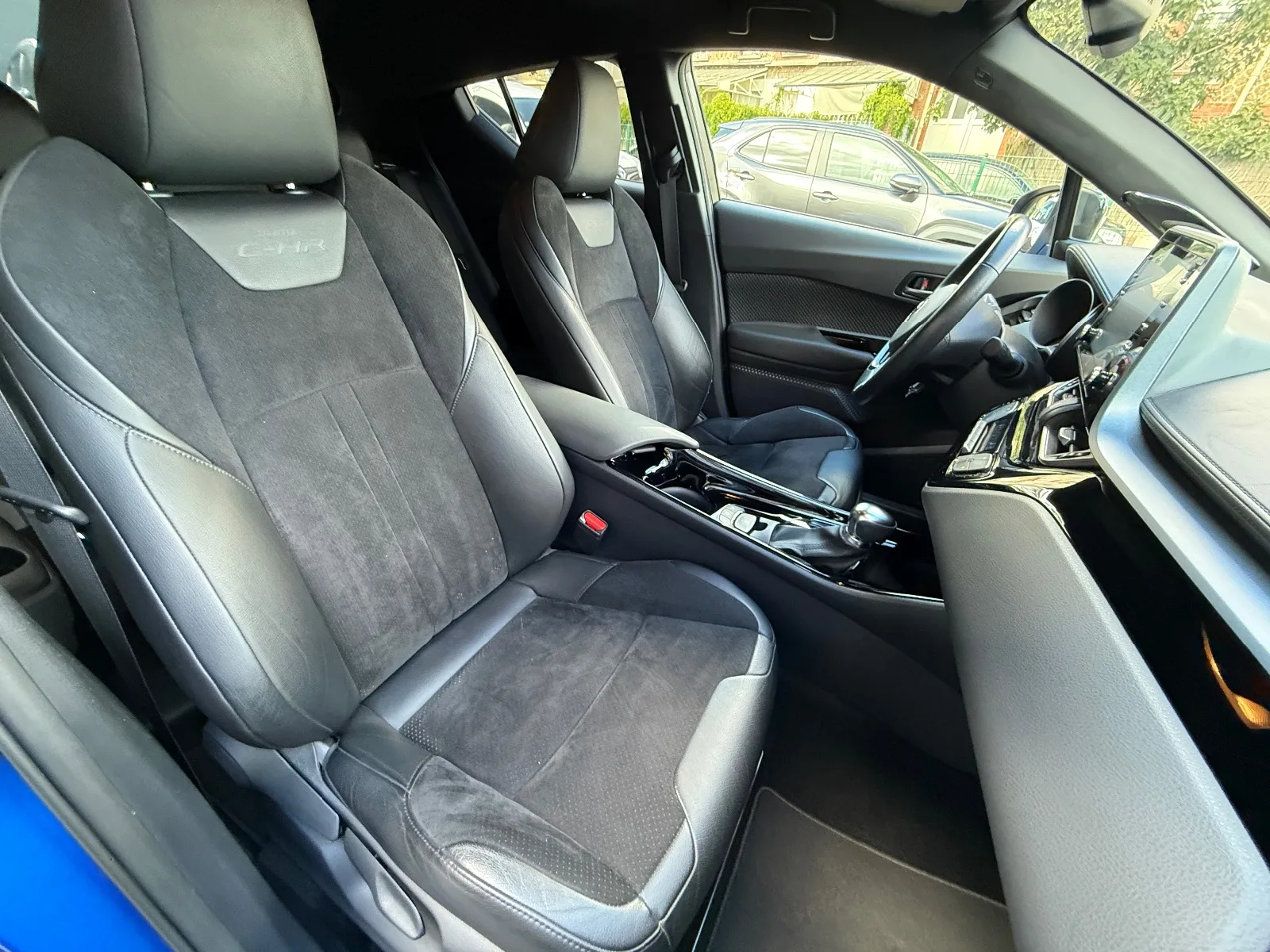 Photo de TOYOTA C-HR HYBRIDE MY22