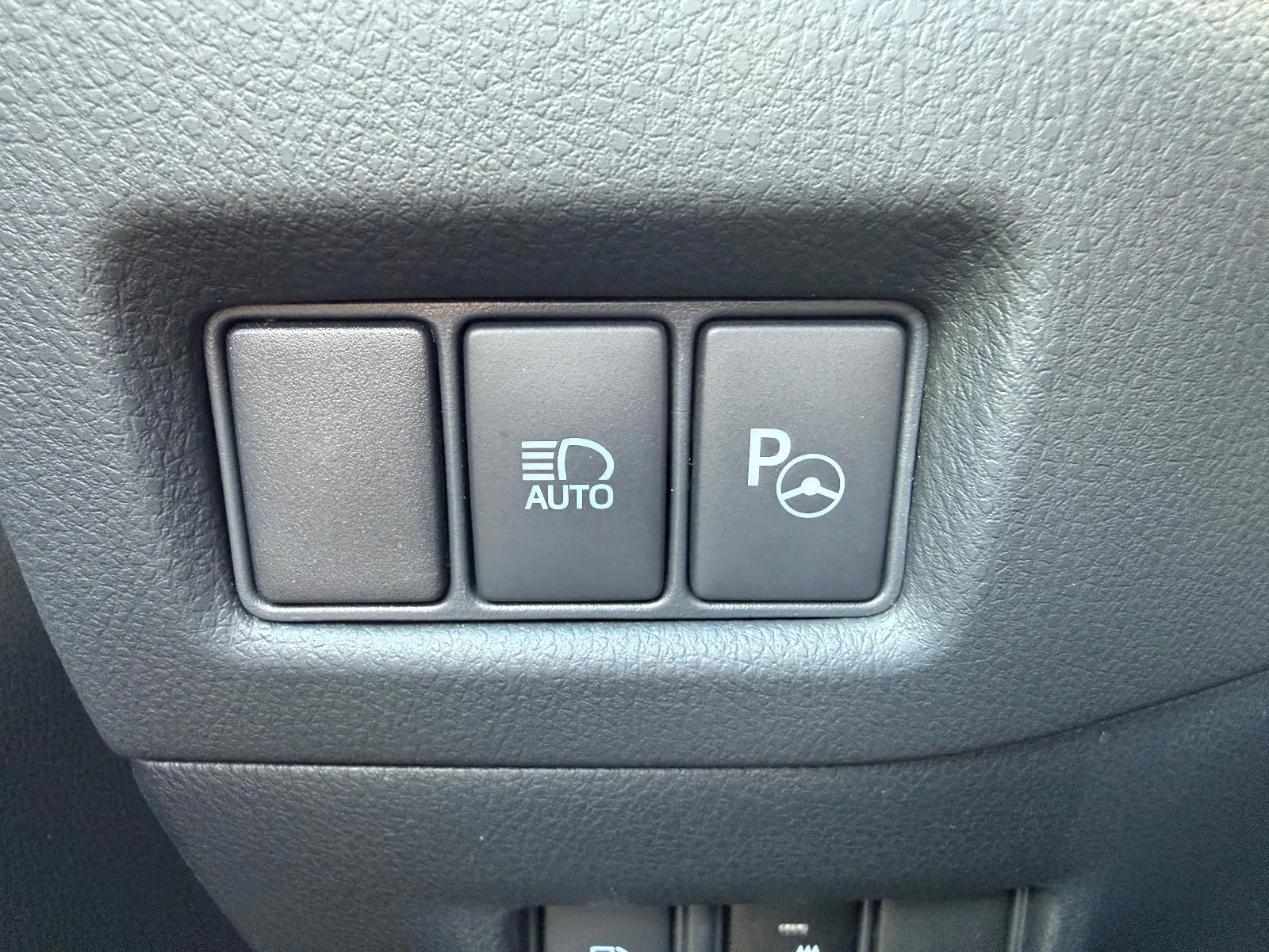 Photo de TOYOTA C-HR HYBRIDE MY22