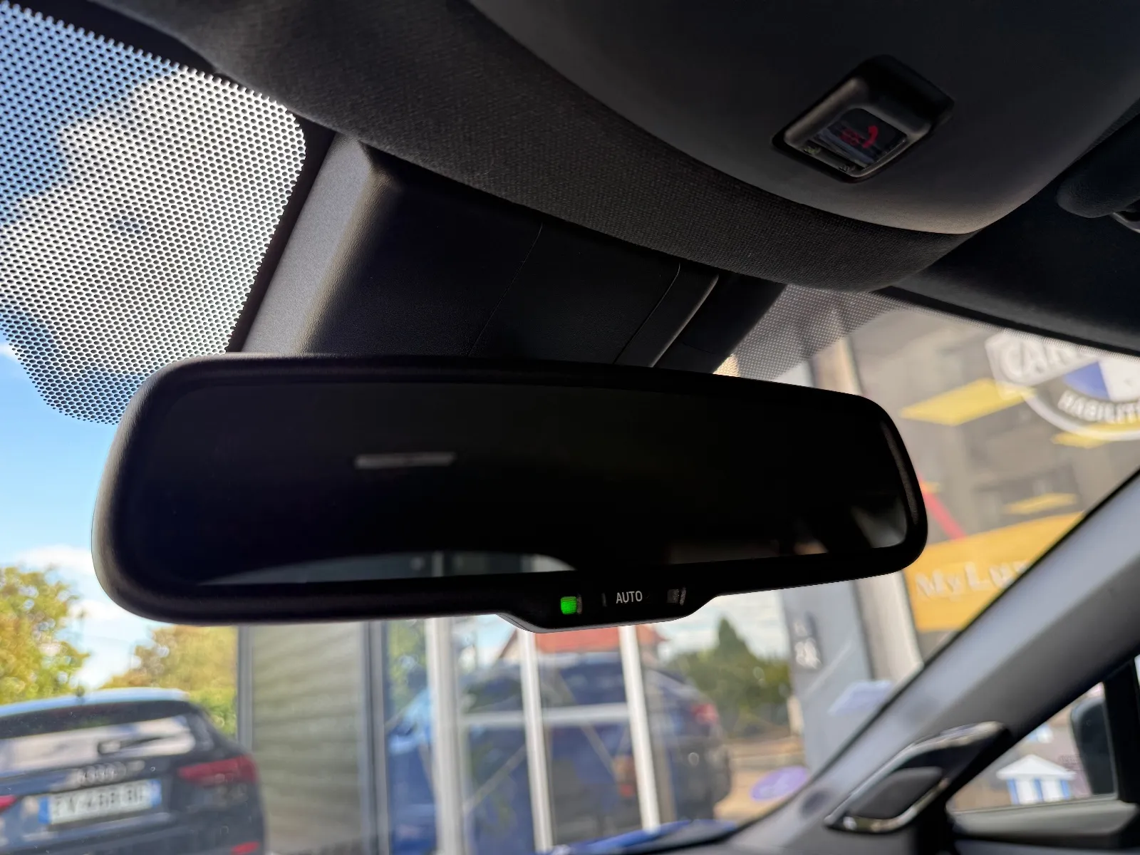 Photo de TOYOTA C-HR HYBRIDE MY22