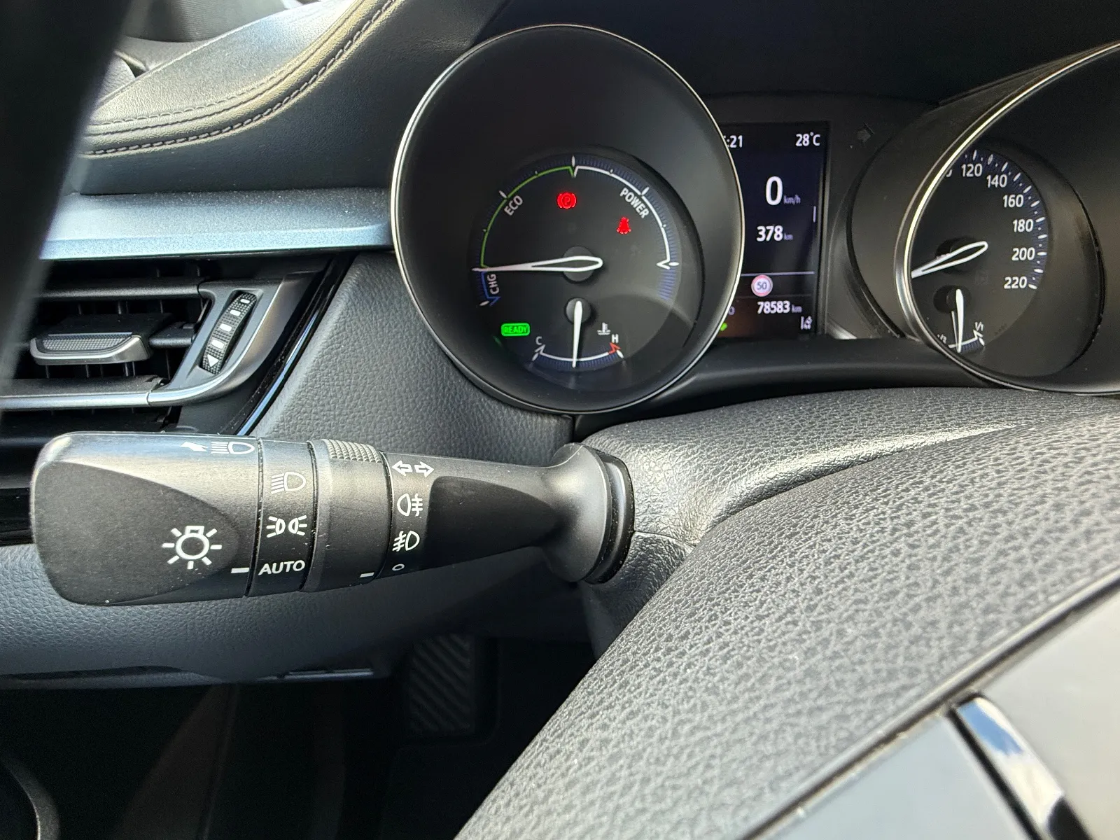 Photo de TOYOTA C-HR HYBRIDE MY22