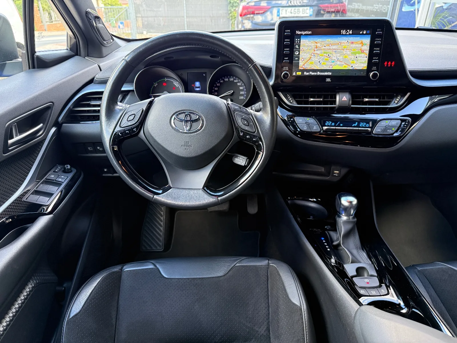 Photo de TOYOTA C-HR HYBRIDE MY22