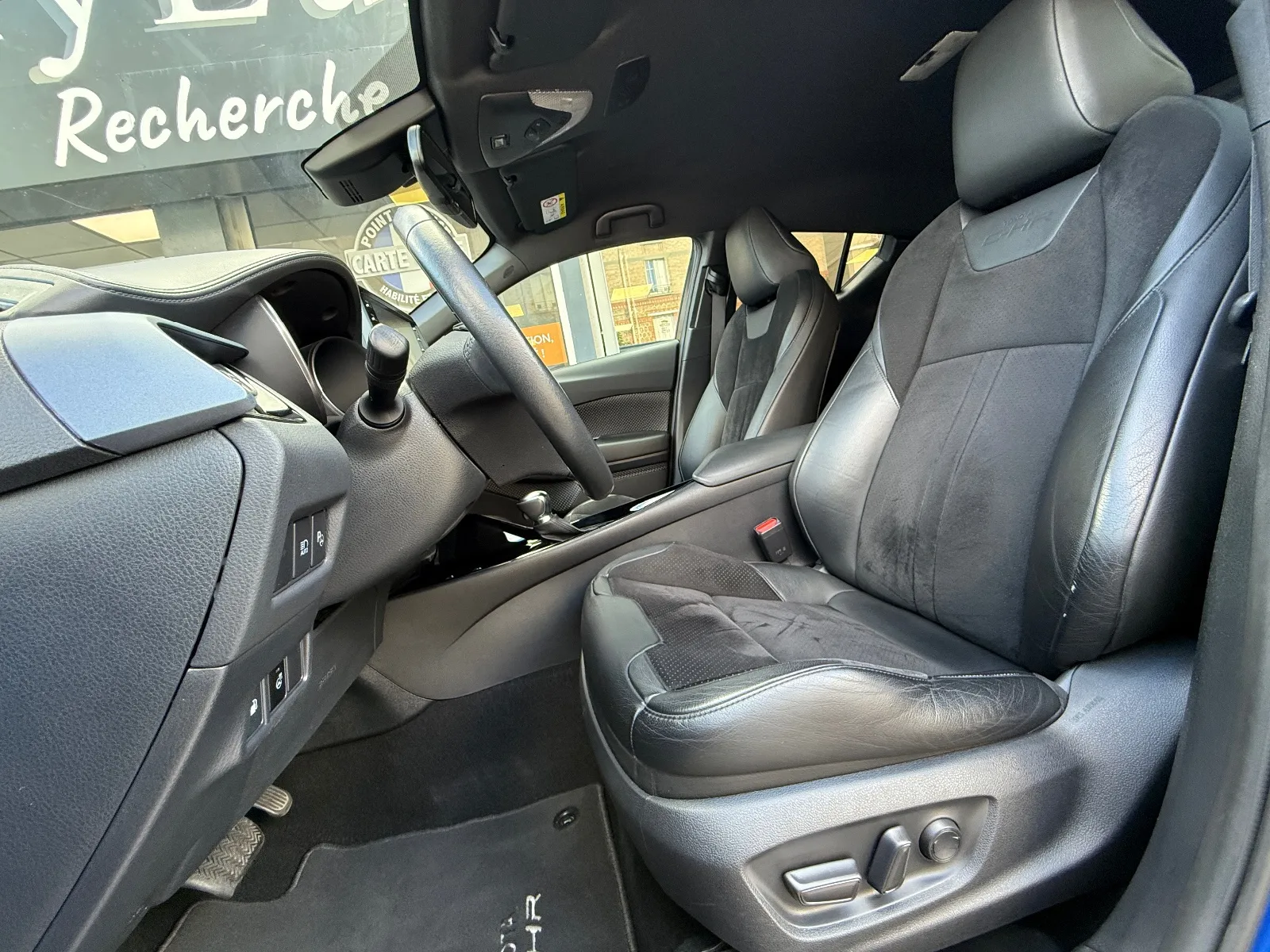 Photo de TOYOTA C-HR HYBRIDE MY22