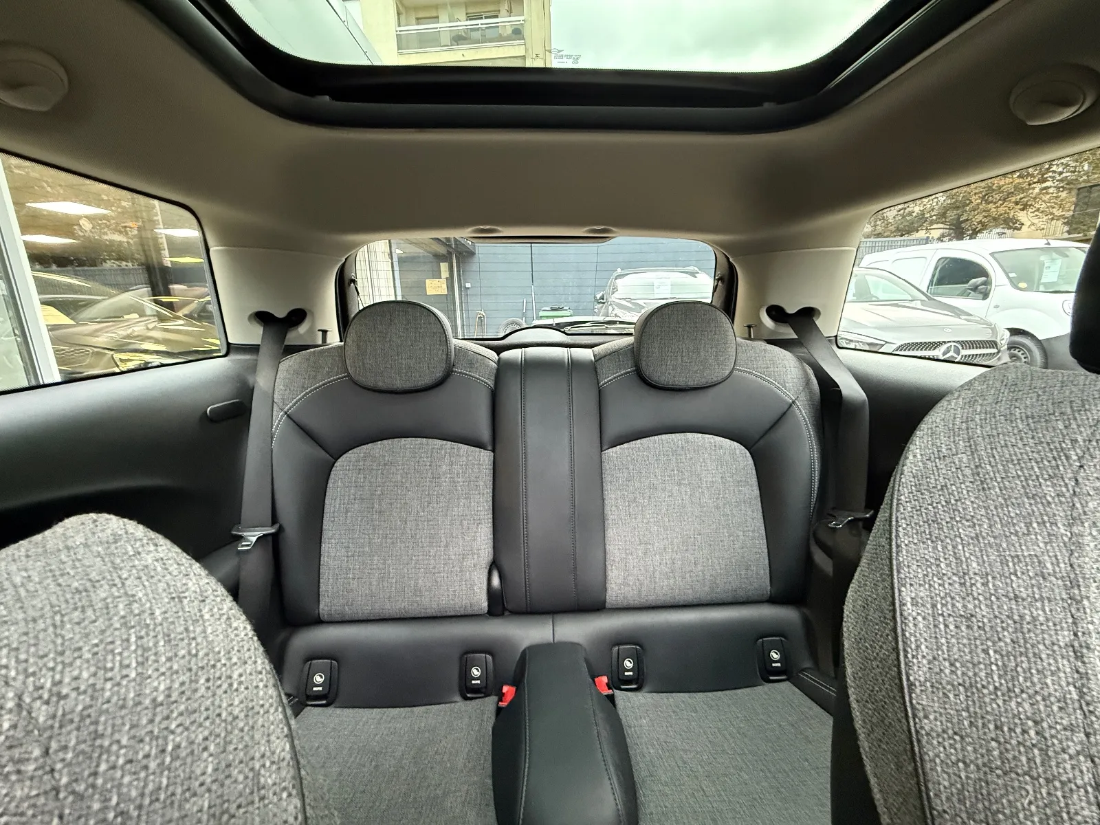 Photo de MINI HATCH 3 PORTES F56